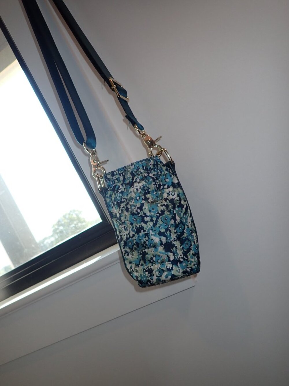 Isaac Mizrahi New York Crossbody Mini Floral Blue Bag Purse